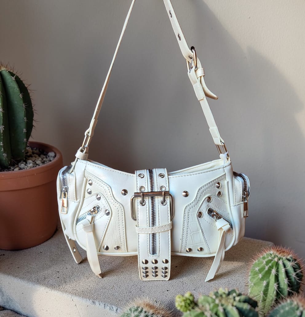 Cartera Baguette Tachas