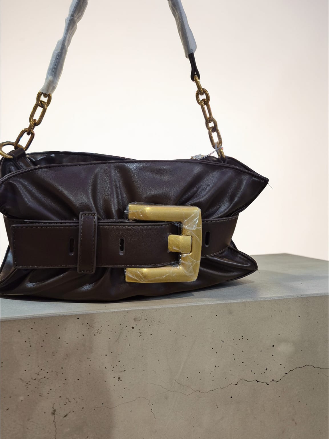 Cartera Baguette Hebilla Dorada