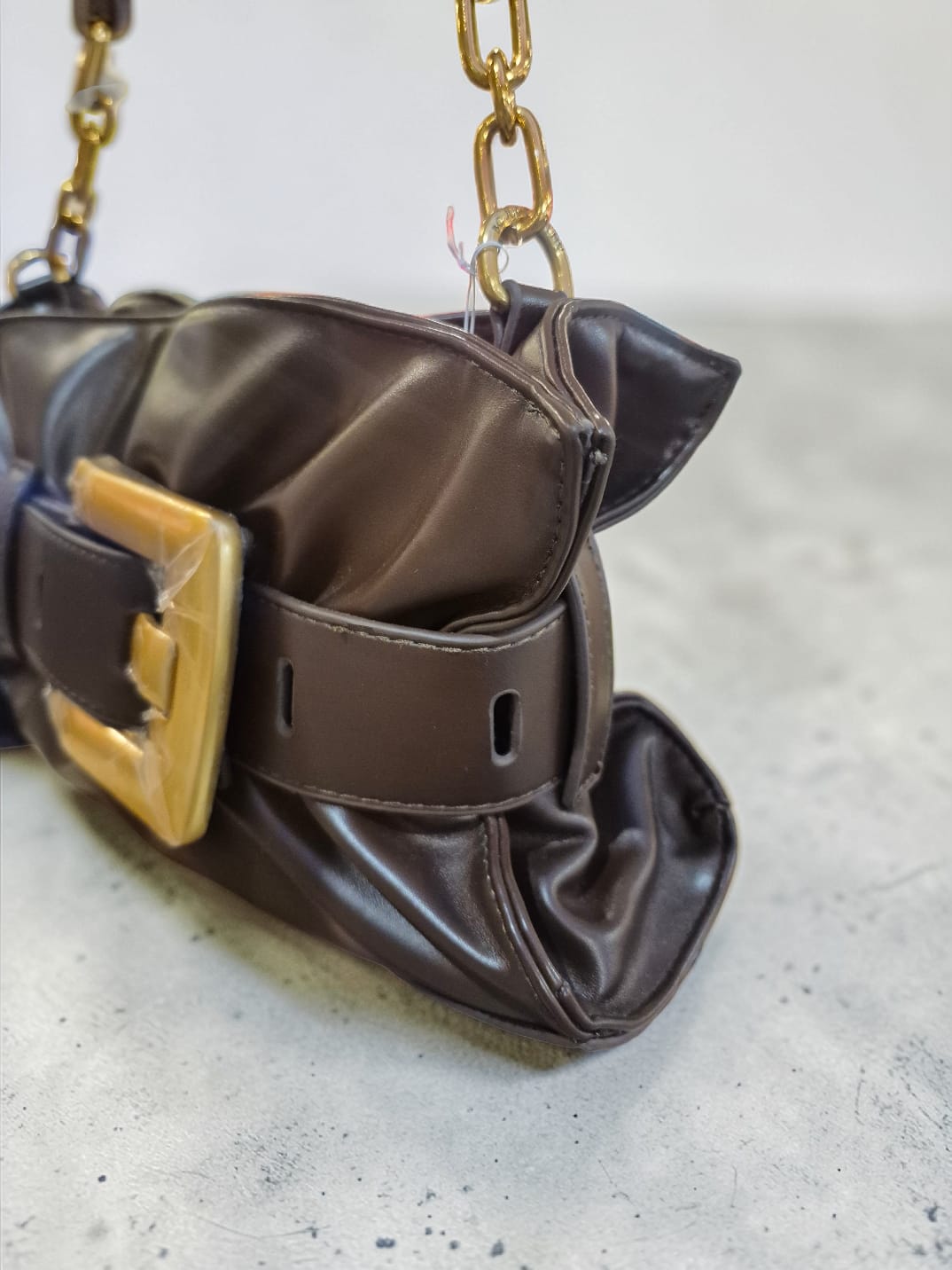Cartera Baguette Hebilla Dorada