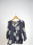 Blusa bordada manga aglobada