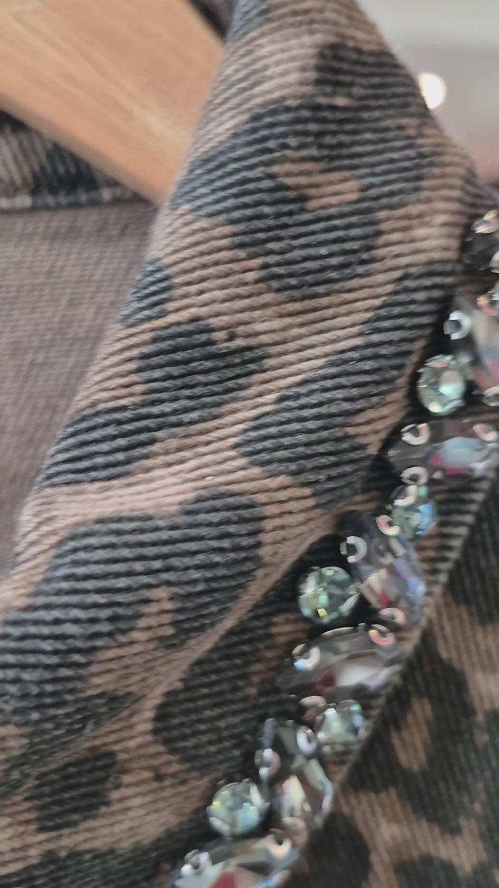 Chaqueta animal print Broches