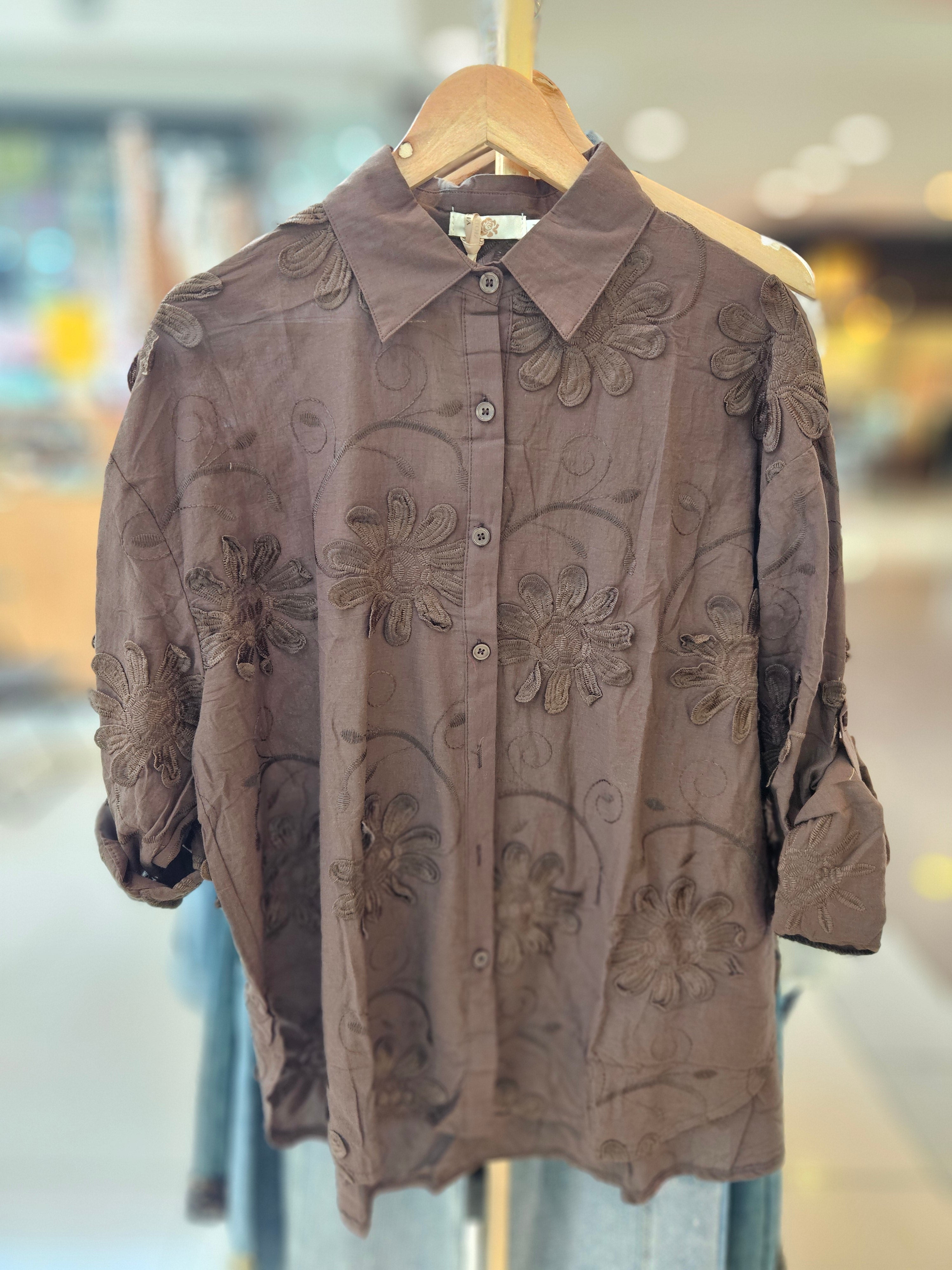 Camisa Flores bordada