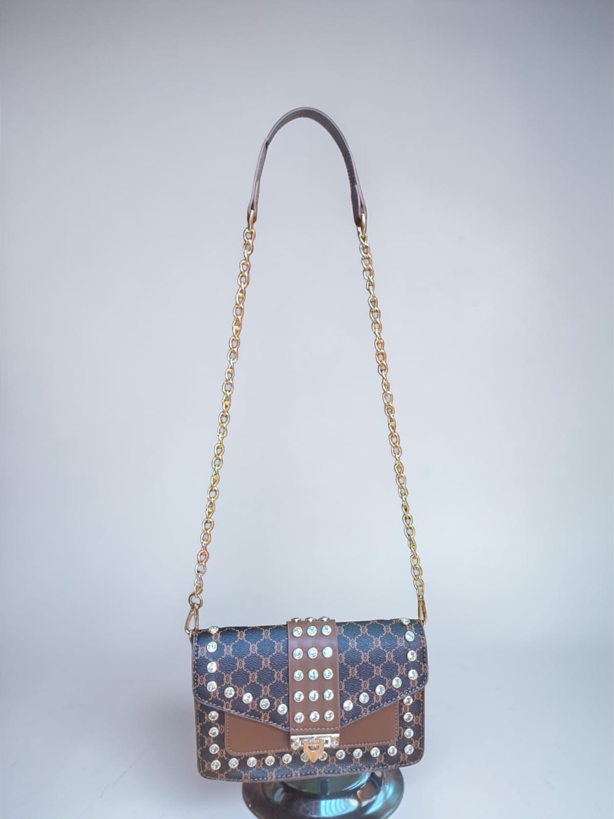 Cartera Estilo Channel Strass