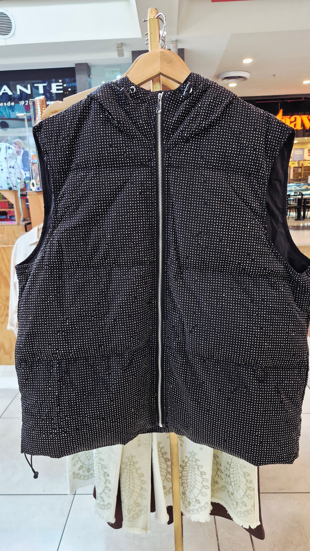 Puffa sin mangas strass