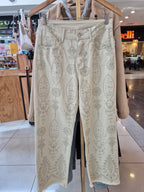 Pantalón bordado diseño