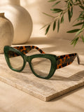 Gafas modelo gato con marco verde
