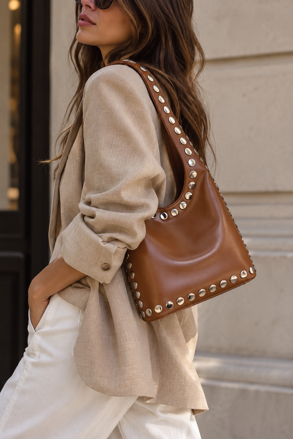 Bolso cubo tachas