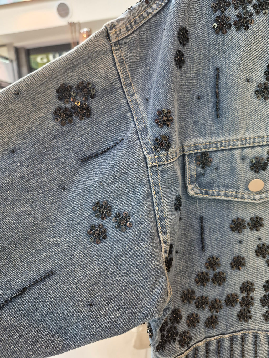 Chaqueta Mezclilla bordada flores