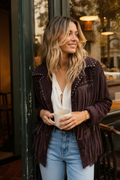 Chaqueta gamuza tachas y flecos