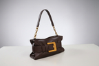 Cartera Baguette Hebilla Dorada