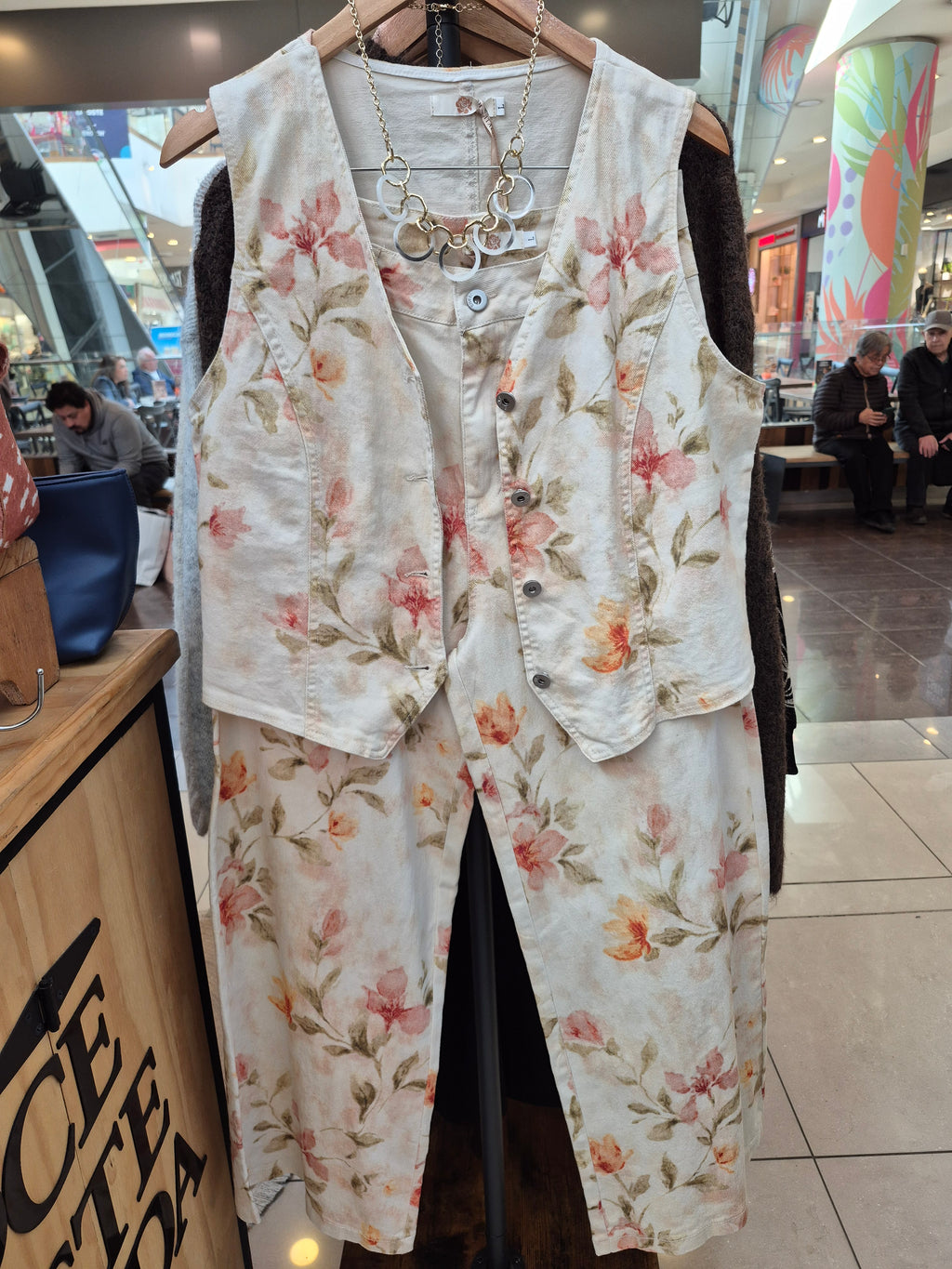 Conjunto Mezclilla Floral