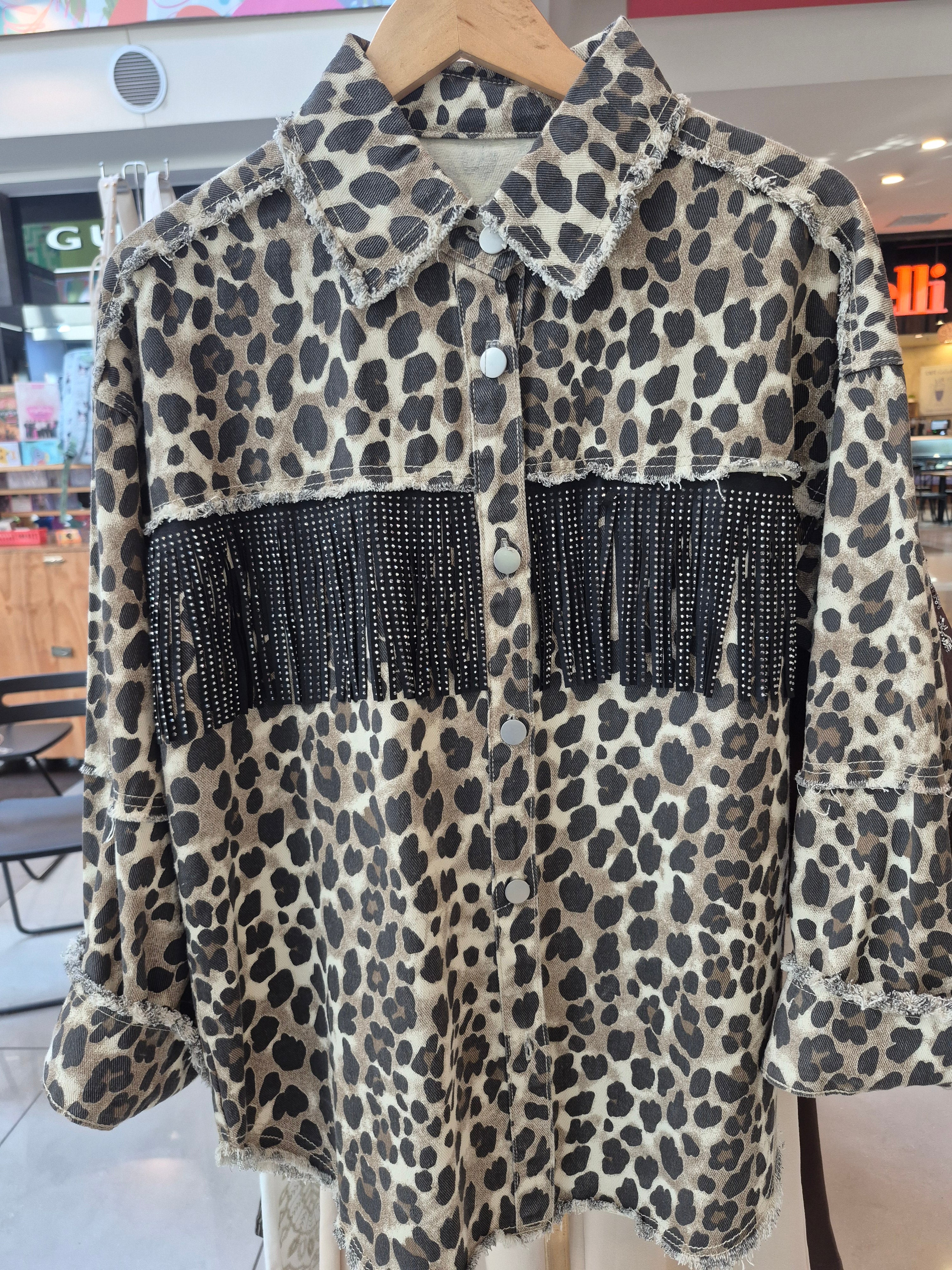 Chaqueta animal print flecos