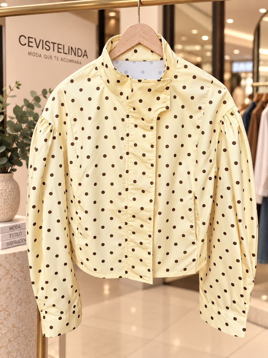 Bomber lunares con broches