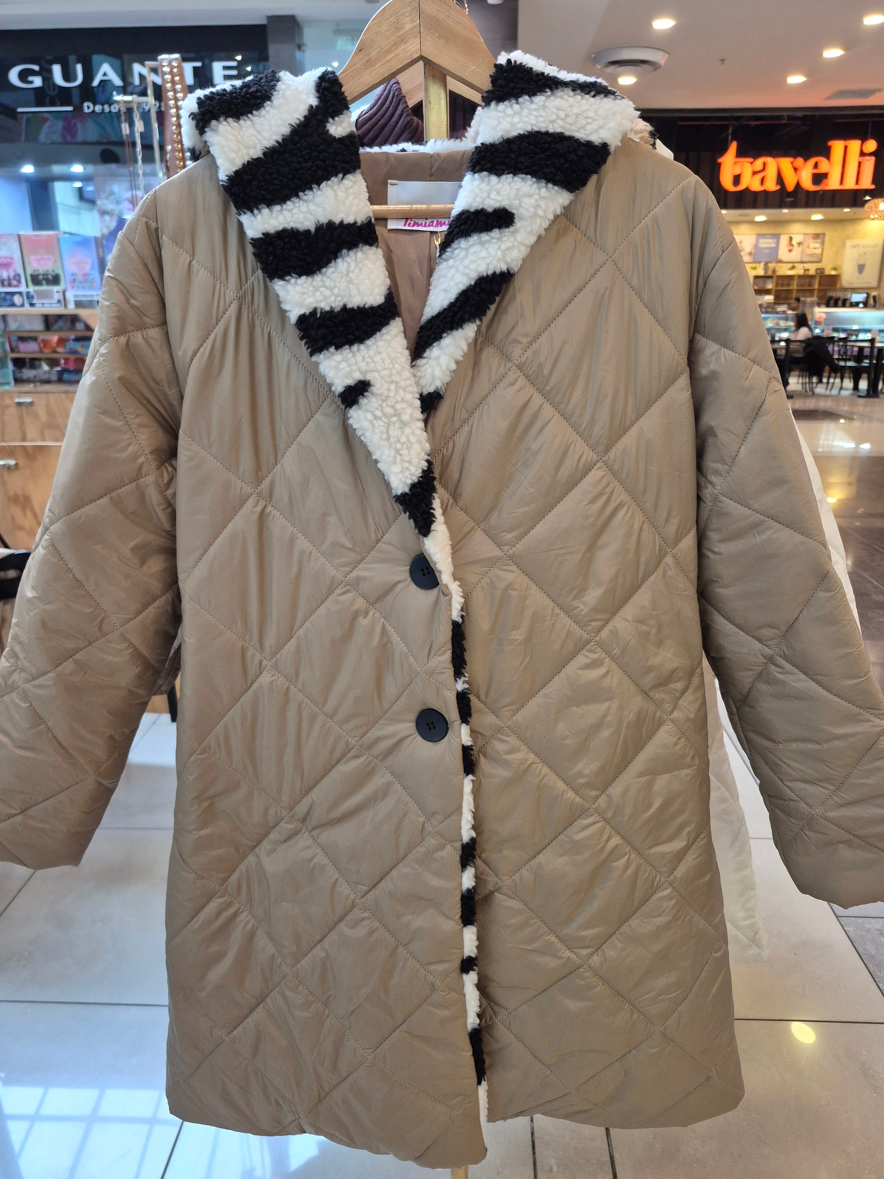 Parka 🇮🇹 con capuchón