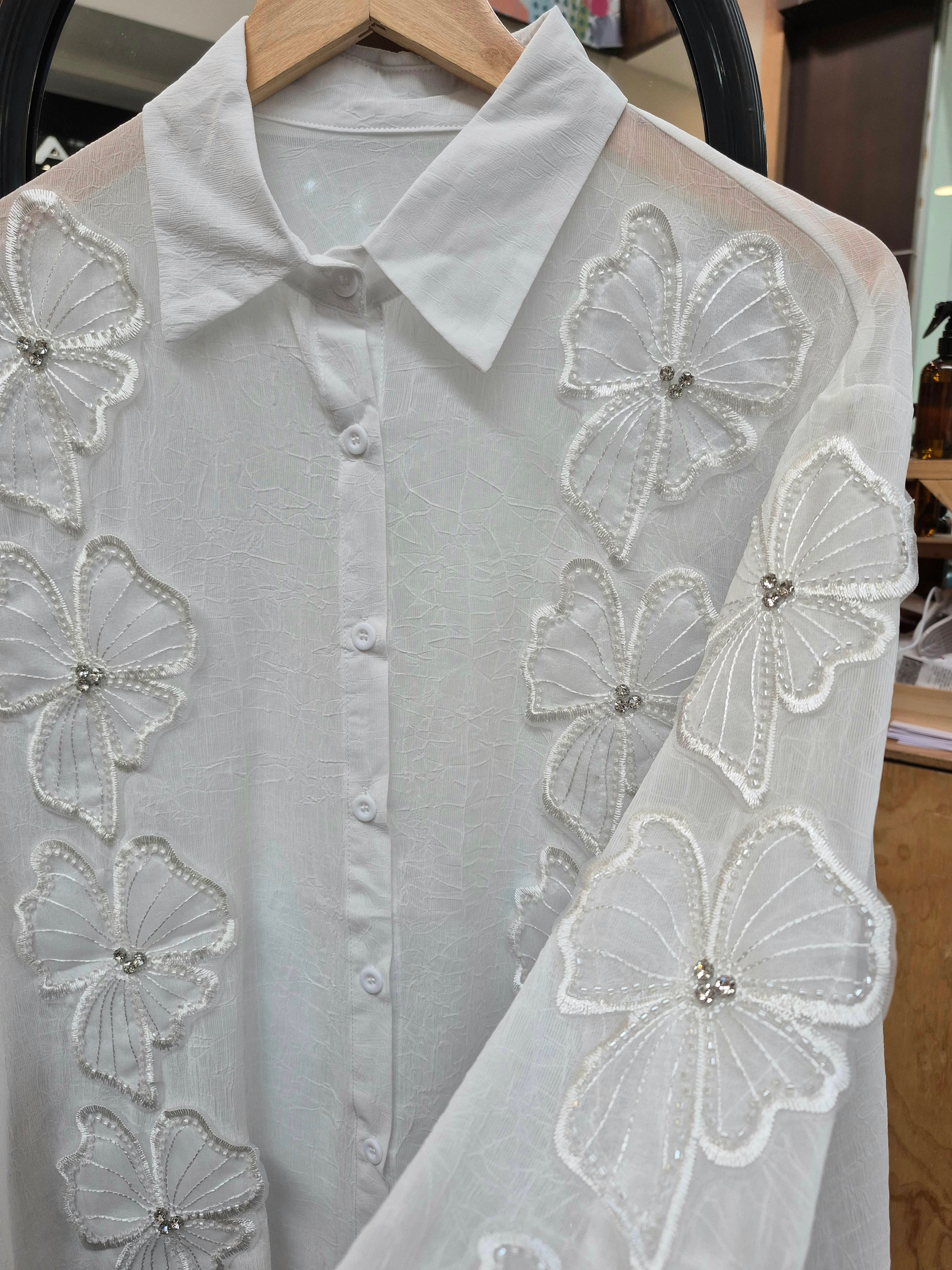 Camisa transparente flor strass