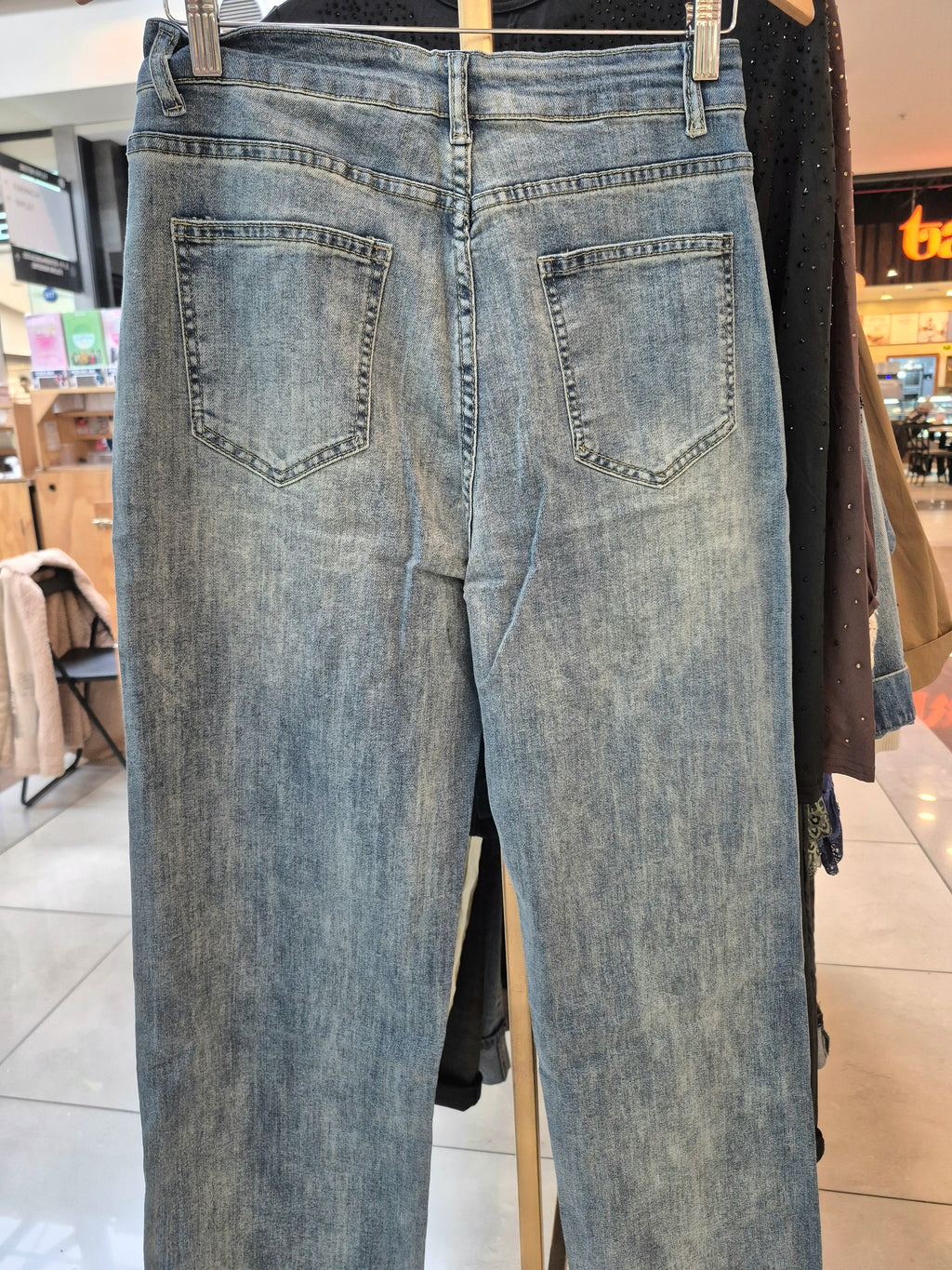 Jeans corazón calado