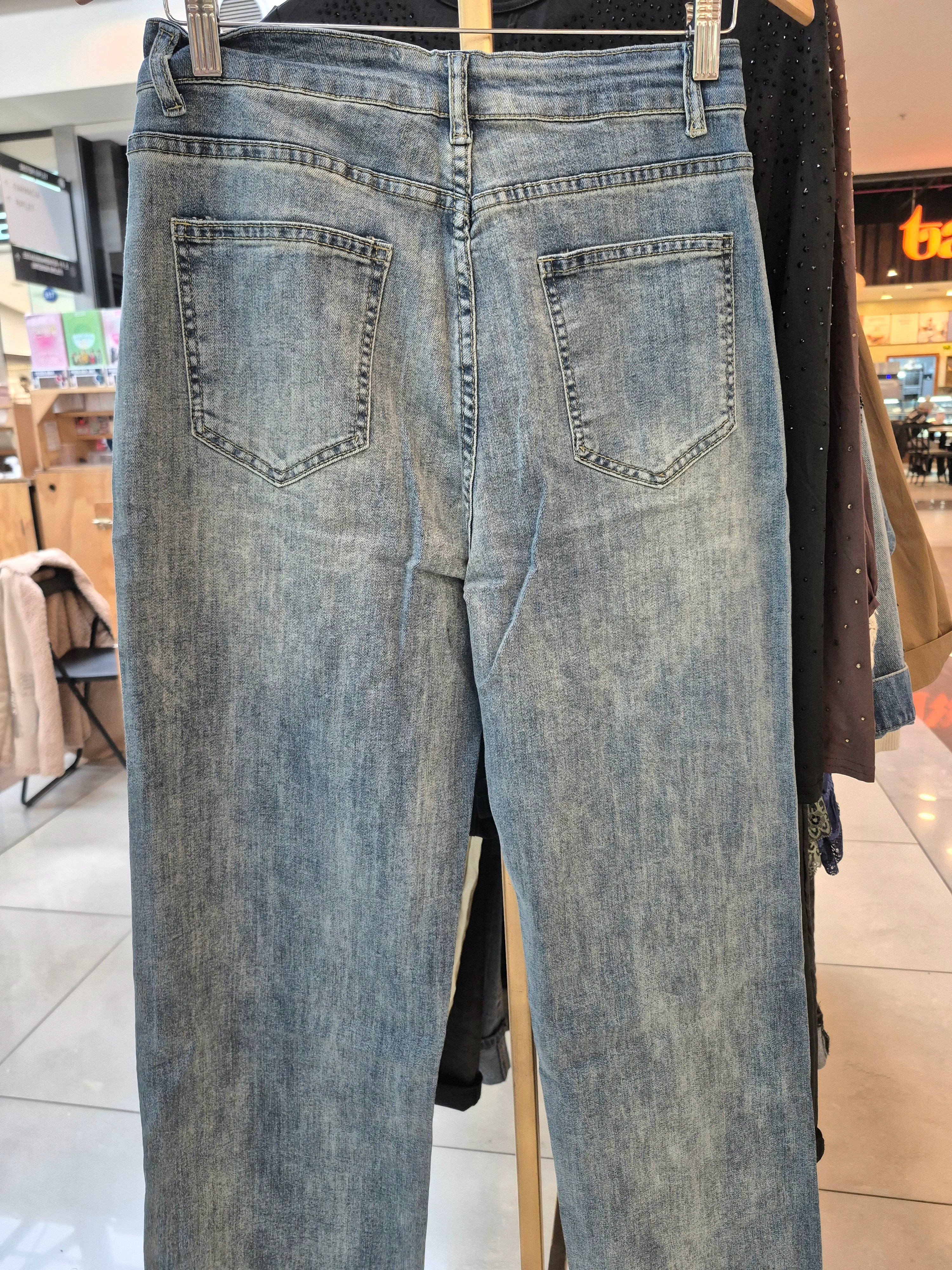 Jeans corazón calado