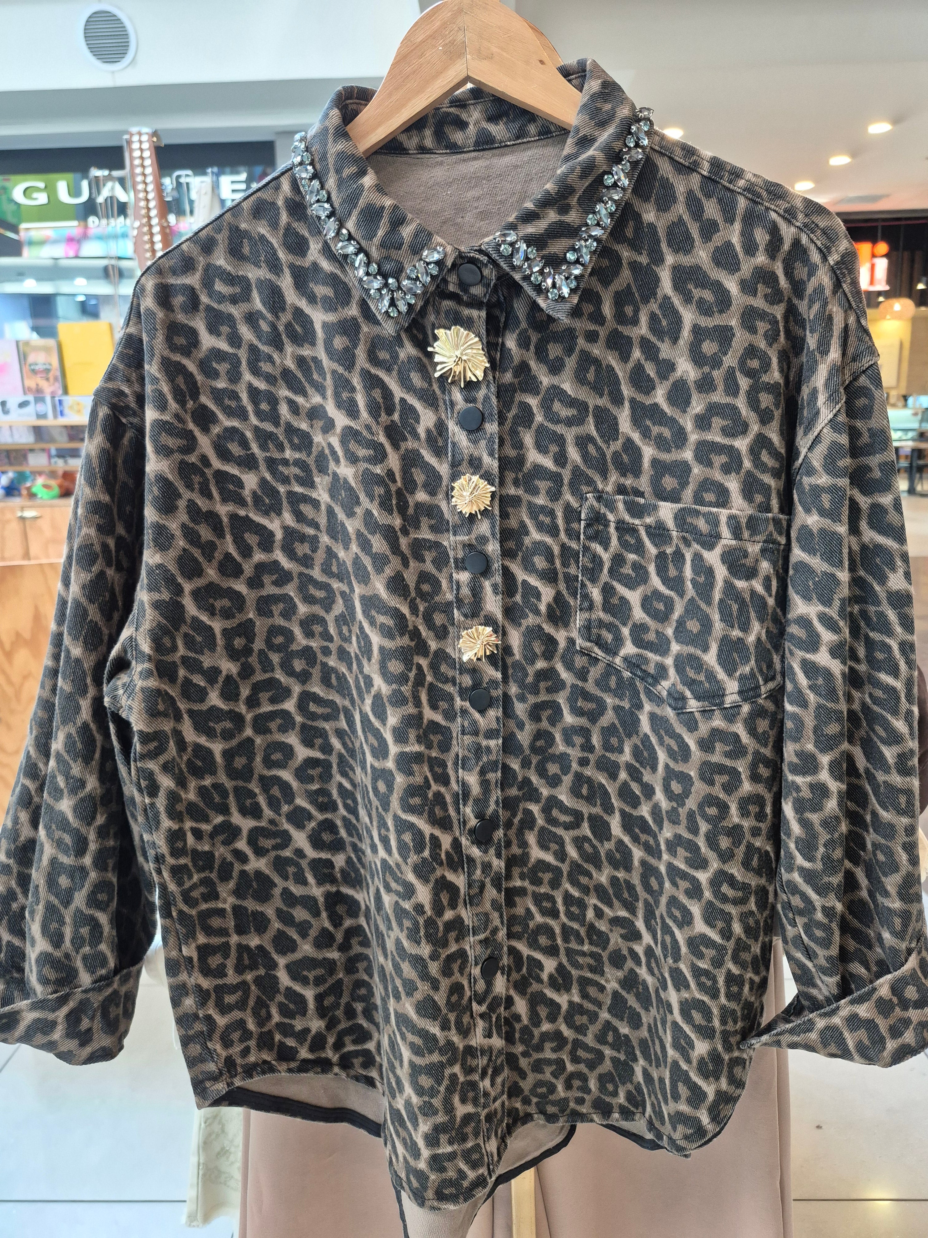 Chaqueta animal print Broches