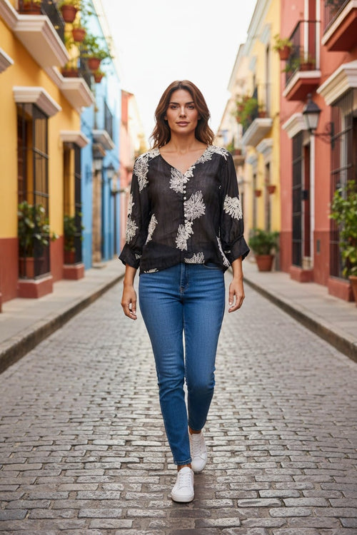 Blusa bordada manga aglobada