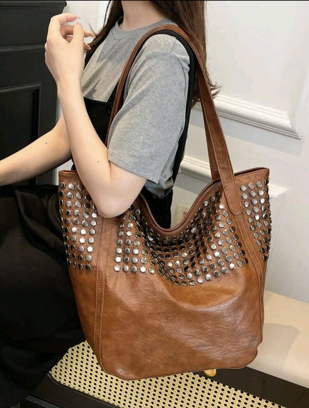 Bolso Tote Tachas
