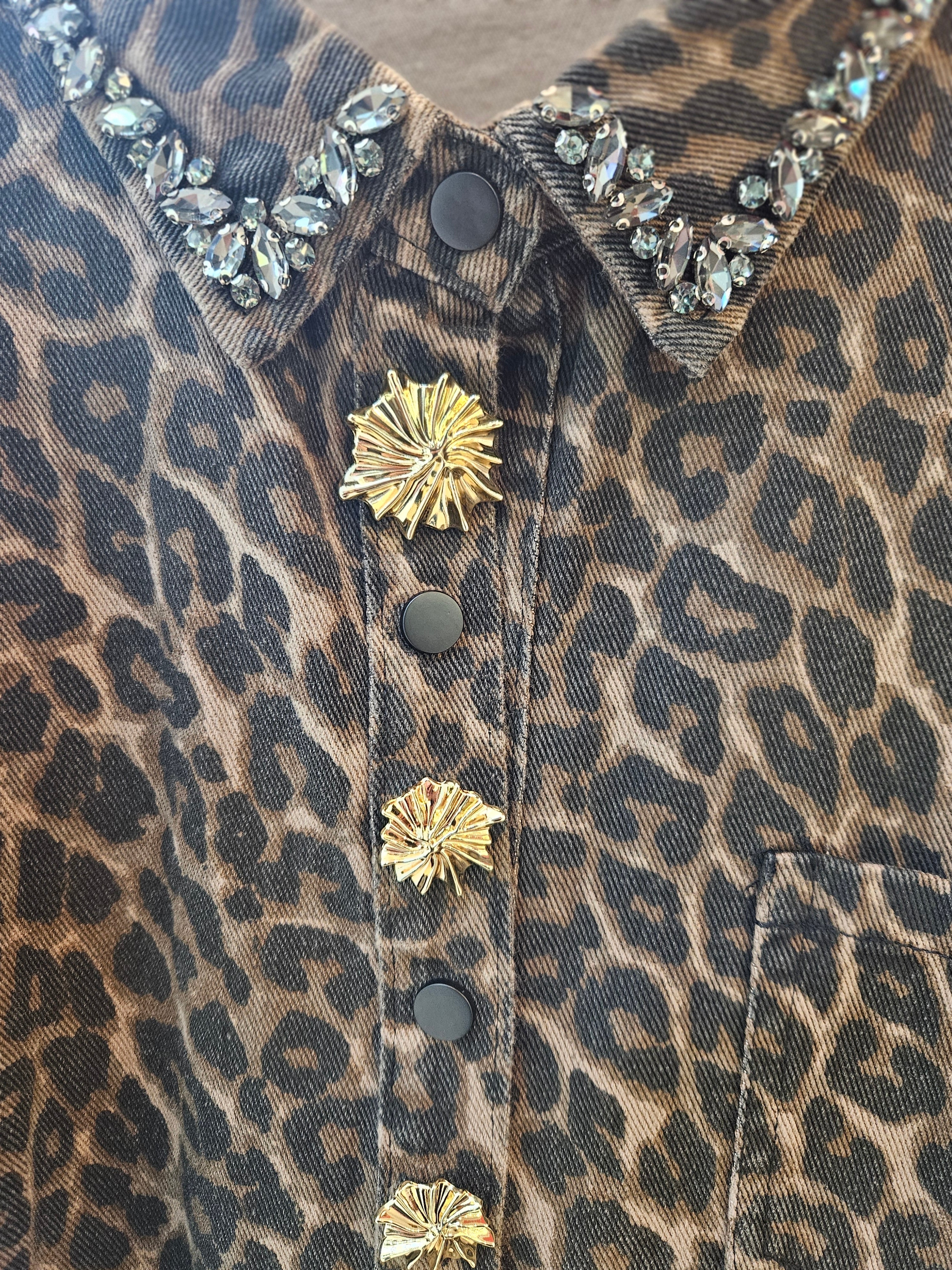 Chaqueta animal print Broches
