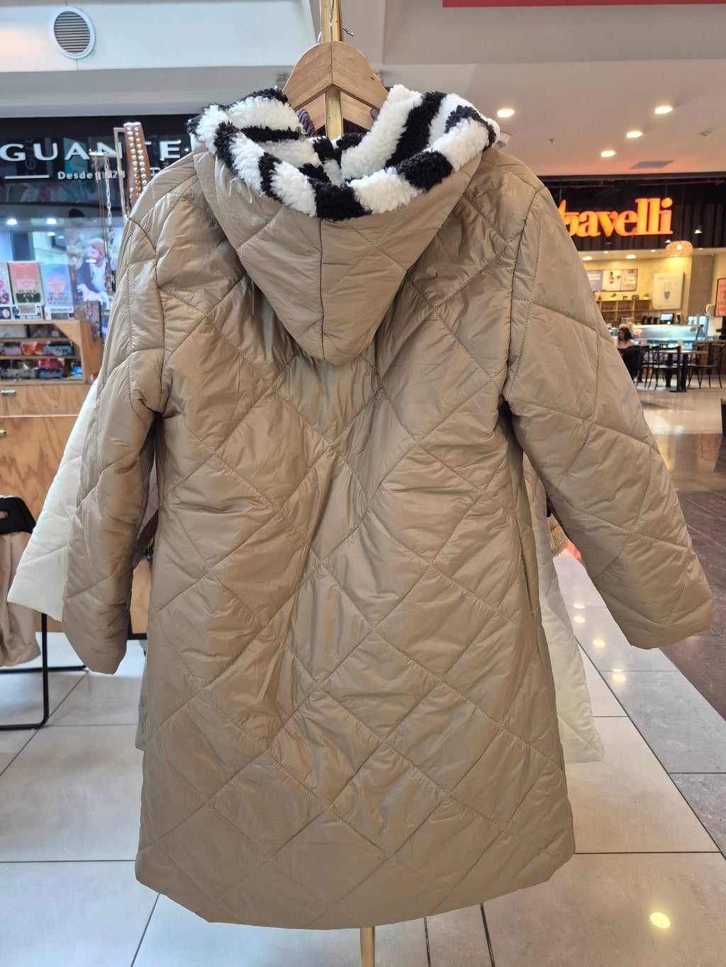 Parka 🇮🇹 con capuchón