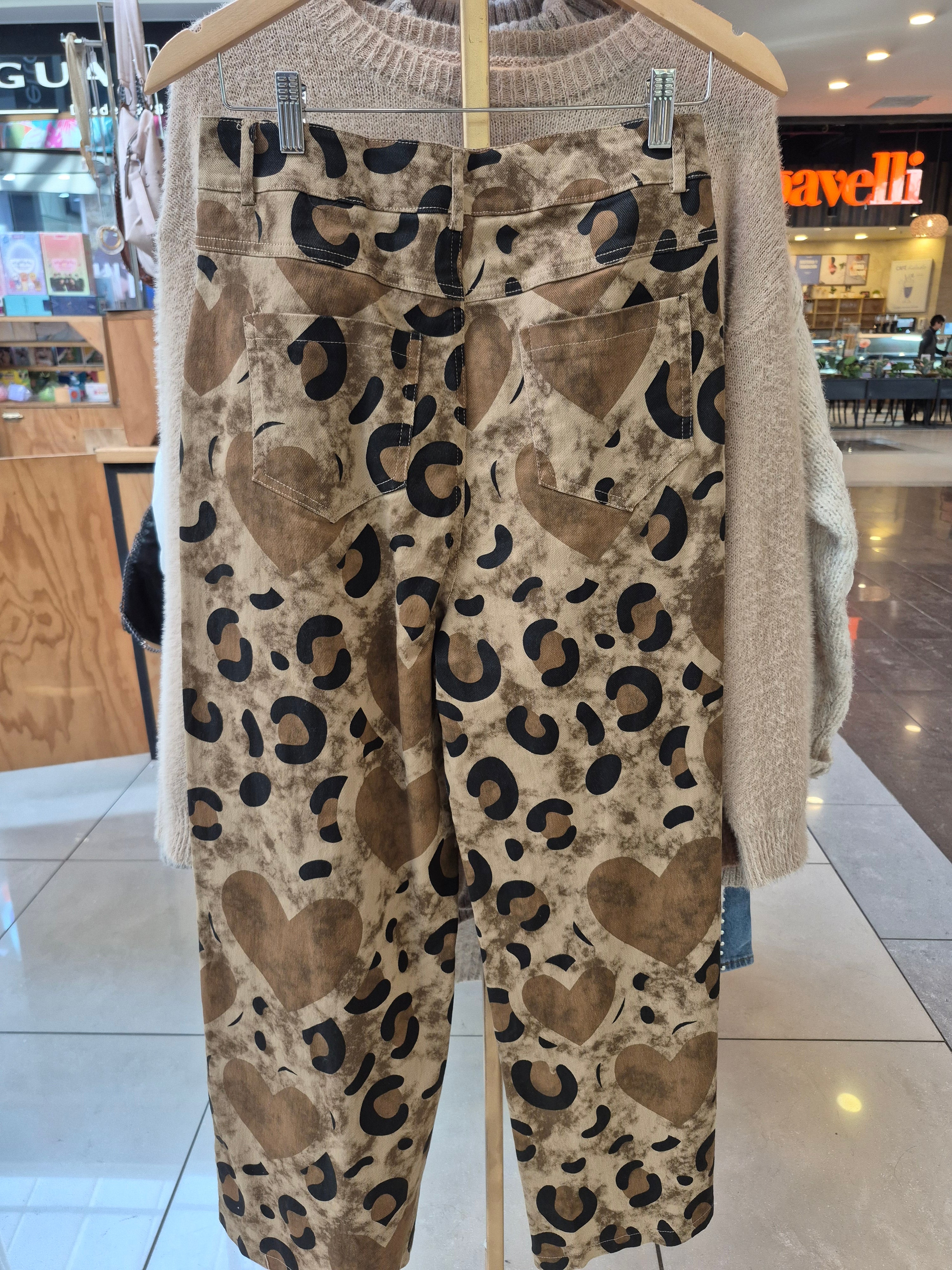 Pantalón corazón print
